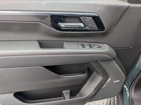 New 2026 Chevrolet Suburban RST image 18