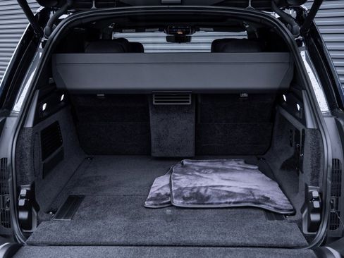 Used 2023 Land Rover Range Rover SV image 33