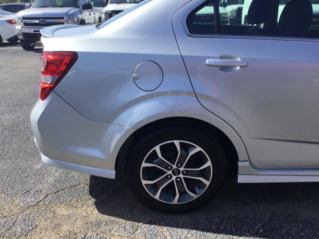 Used 2018 Chevrolet Sonic LT w/ RS Package FWD image 15
