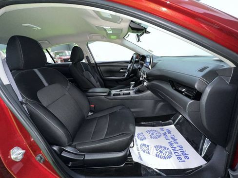 Used 2024 Nissan Sentra SV FWD image 29