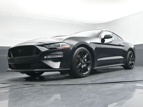 Used 2018 Ford Mustang GT w/ Black Accent Pkg RWD image 27