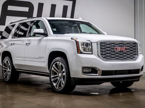 Used 2018 GMC Yukon Denali w/ Denali Ultimate Package image 26