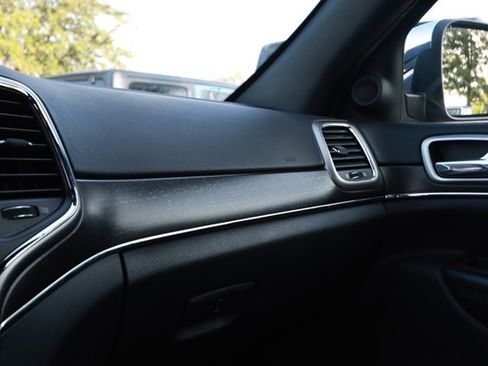 Used 2018 Jeep Grand Cherokee Limited AWD/4WD image 28