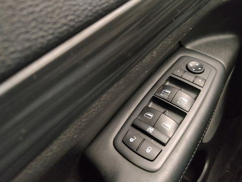 Used 2020 Jeep Grand Cherokee Altitude AWD/4WD image 27