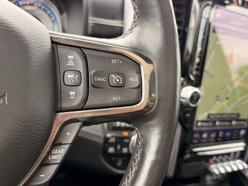 Used 2020 RAM 1500 Limited w/ Black Appearance Package AWD/4WD image 18