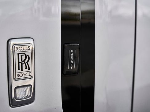 Used 2024 Rolls-Royce Phantom Sedan RWD image 13