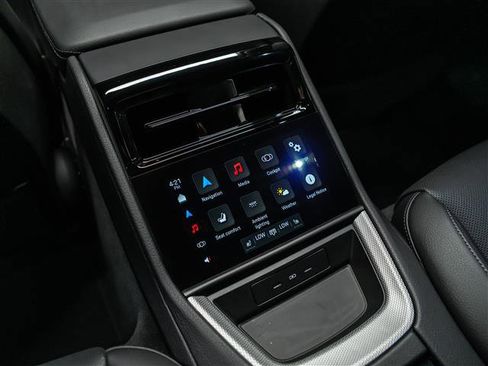 Certified 2025 Porsche Panamera image 28