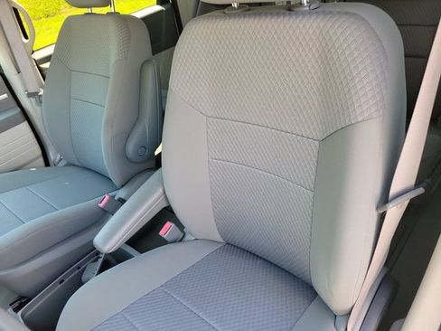 Used 2010 Dodge Grand Caravan SE w/ Popular Equipment Group FWD image 5
