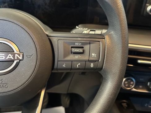 Used 2025 Nissan Kicks S FWD image 12