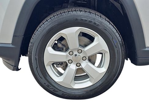 Used 2018 Jeep Compass Latitude w/ Trailer Tow Group AWD/4WD image 25