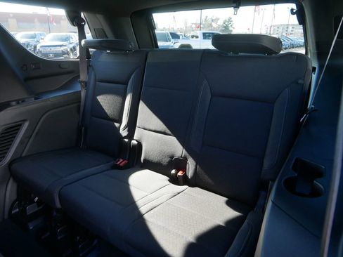 Used 2024 GMC Yukon SLE image 18