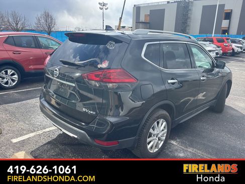 Used 2018 Nissan Rogue SV w/ Sun & Sound Touring Package image 25