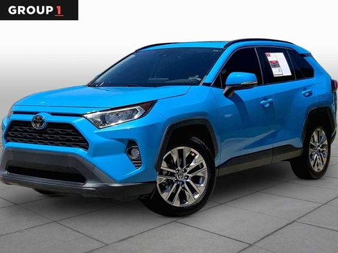 Used 2019 Toyota RAV4 XLE Premium FWD image 1