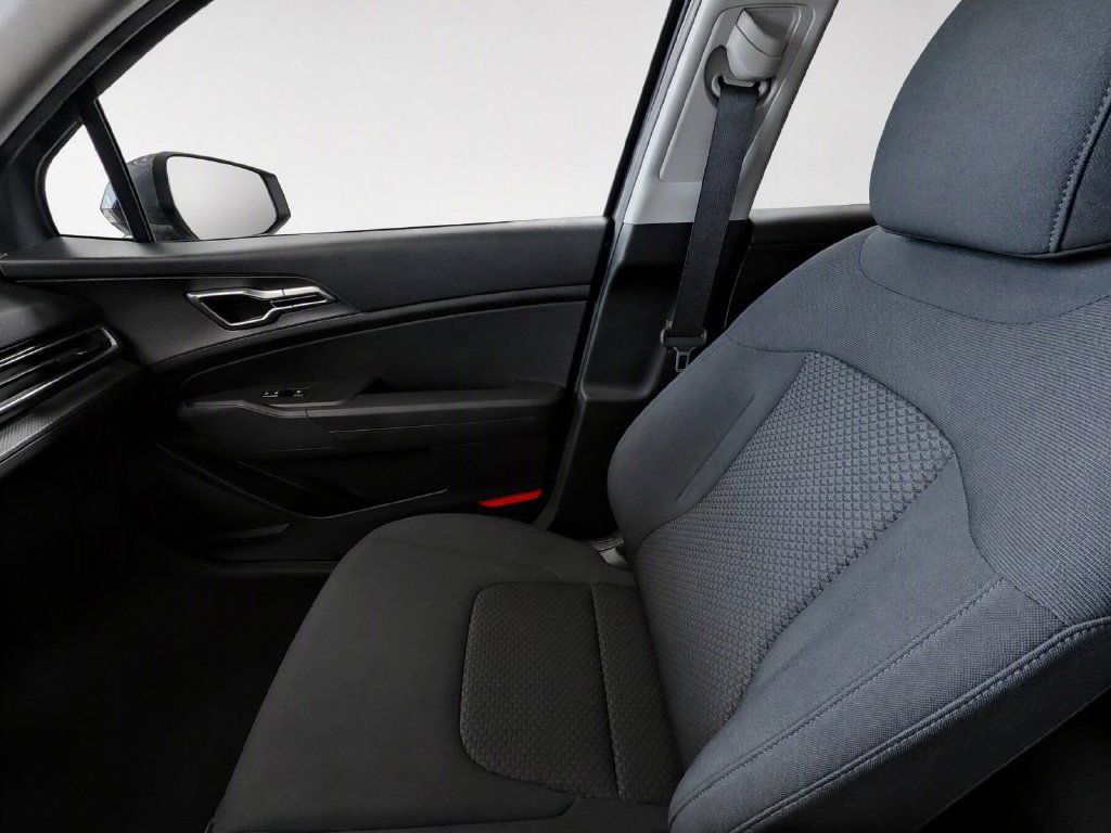 Certified 2023 Kia Sportage LX AWD/4WD image 30