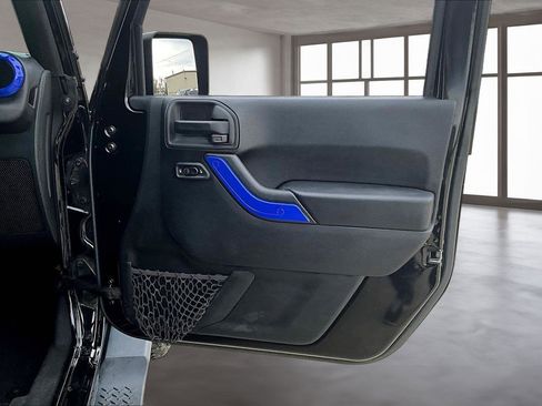 Used 2018 Jeep Wrangler Unlimited Sahara image 23