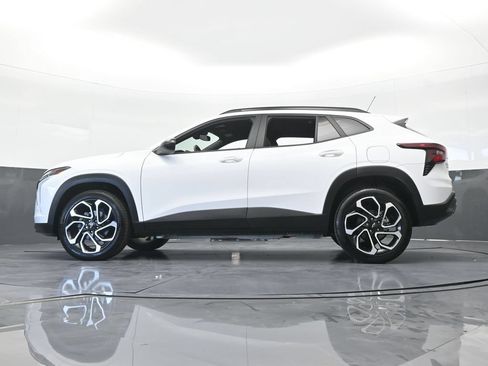 Used 2025 Chevrolet Trax RS FWD image 54