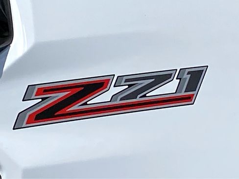 New 2025 Chevrolet Colorado Z71 w/ Technology Package image 23