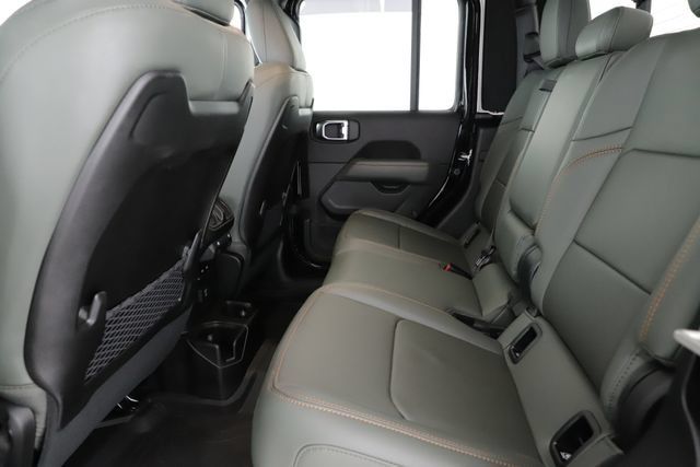 Used 2024 Jeep Gladiator Mojave AWD/4WD image 28