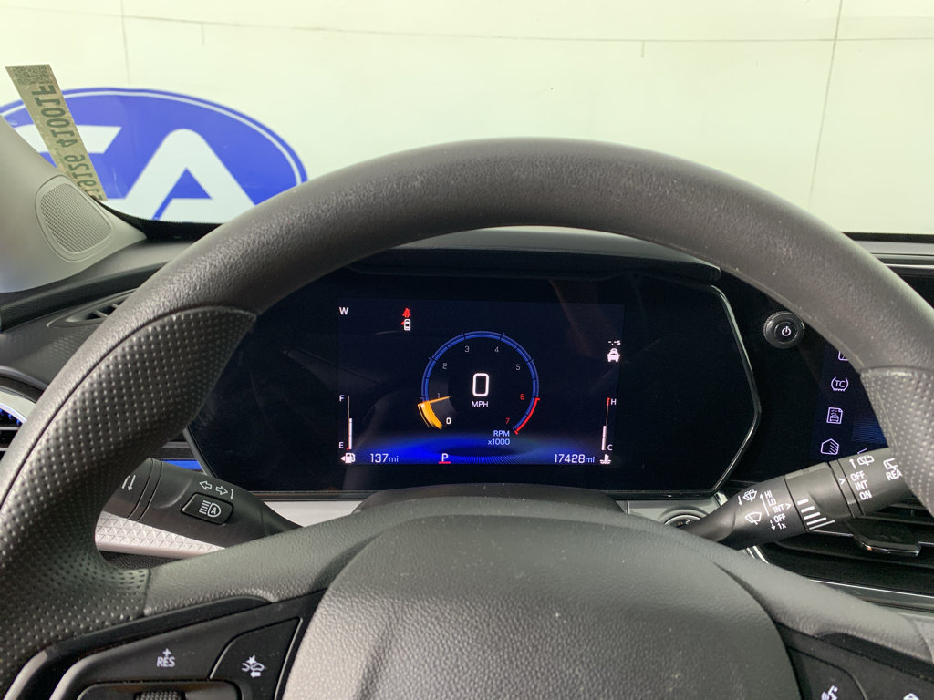 Used 2025 Chevrolet Trax LT FWD image 22
