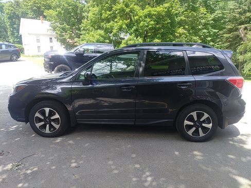 Used 2017 Subaru Forester 2.5i Premium AWD/4WD image 2