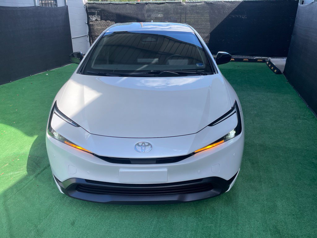 Used 2023 Toyota Prius LE FWD image 10