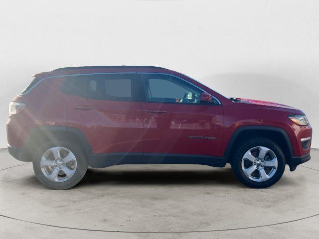Used 2018 Jeep Compass Latitude w/ Popular Equipment Group AWD/4WD image 4