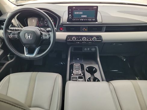 Used 2025 Honda Pilot EX-L image 13