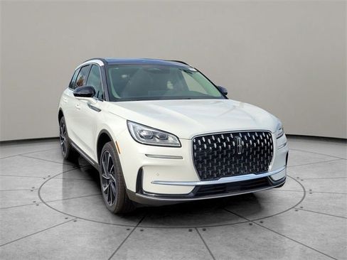 New 2026 Lincoln Corsair Reserve w/ Towing Package image 11