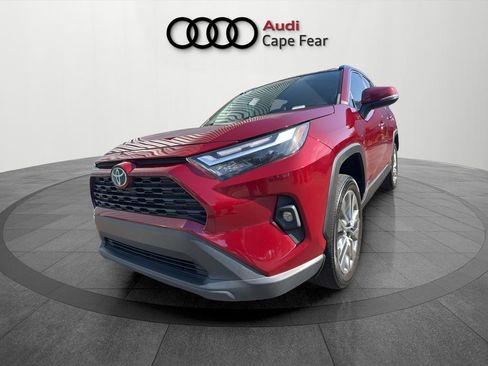 Used 2023 Toyota RAV4 XLE Premium image 5