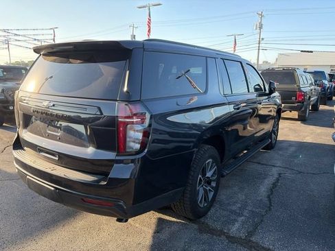 Used 2023 Chevrolet Suburban Z71 w/ Z71 Off-Road Package AWD/4WD image 4
