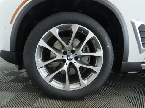 Used 2026 BMW X5 sDrive40i w/ Climate Comfort Package RWD image 32