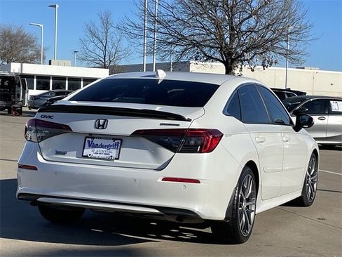 Certified 2023 Honda Civic Touring image 4