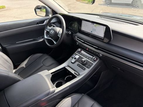 Used 2025 Hyundai Palisade SEL FWD image 4