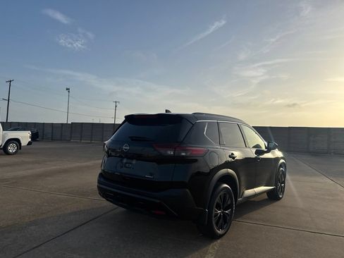 Certified 2023 Nissan Rogue SV w/ SV Premium B Package FWD image 18