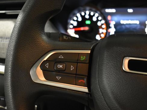 Used 2024 Jeep Compass Sport image 18