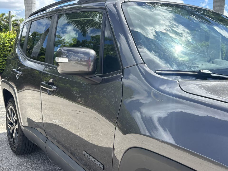 Used 2017 Jeep Renegade Altitude AWD/4WD image 10