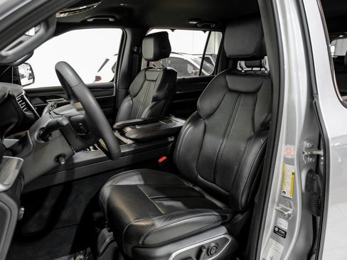 Used 2023 Jeep Wagoneer Series II image 7