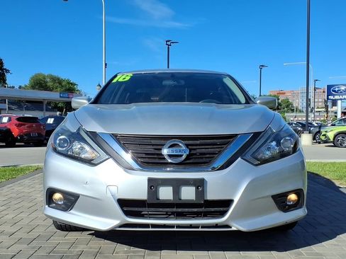 Used 2016 Nissan Altima 2.5 SR FWD image 2