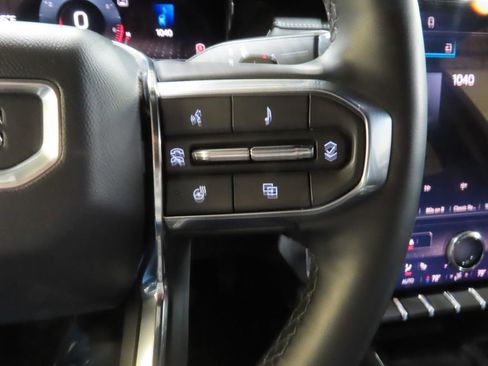 Used 2025 GMC Acadia Elevation image 16