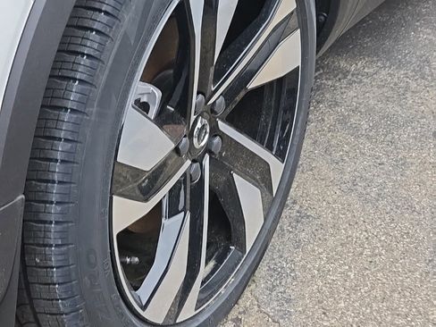 New 2025 Volvo XC40 B5 Ultra w/ Climate Package image 4