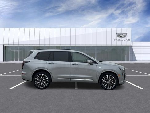 Certified 2024 Cadillac XT6 Sport w/ Technology Package AWD/4WD image 2