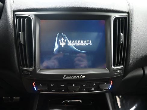 Used 2019 Maserati Levante AWD/4WD image 24