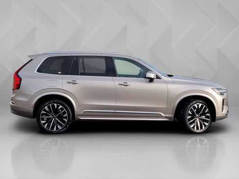 Certified 2025 Volvo XC90 T8 Plus image 5