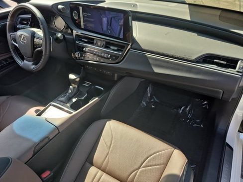 Used 2024 Lexus ES 300h w/ Accessory Package (Z1) FWD image 34