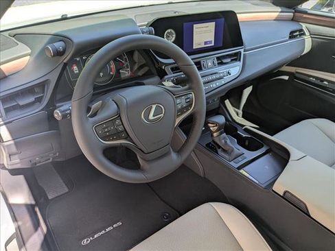 Used 2025 Lexus ES 350 w/ Premium Package image 3