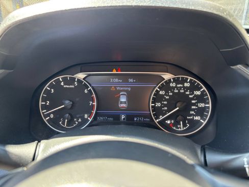 Used 2025 Nissan Altima 2.5 SV FWD image 40