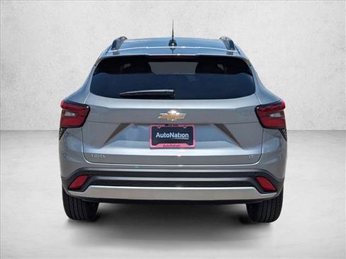 New 2026 Chevrolet Trax LT w/ Driver Confidence Package FWD image 6