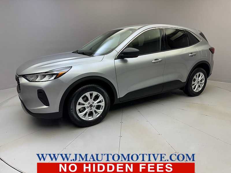 Used 2023 Ford Escape Active w/ Tech Pack #1 AWD/4WD image 1