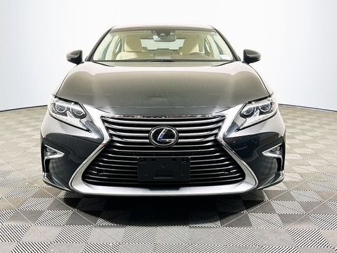 Used 2016 Lexus ES 350 w/ Luxury Package w/Wood Trim FWD image 3