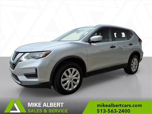 Used 2019 Nissan Rogue S image 3